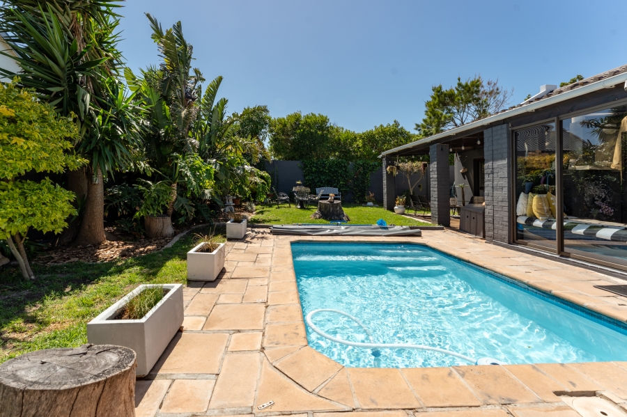 To Let 2 Bedroom Property for Rent in Fish Hoek Western Cape